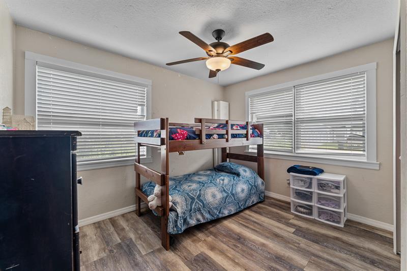 Image 9 of 19 For 2211 44th St