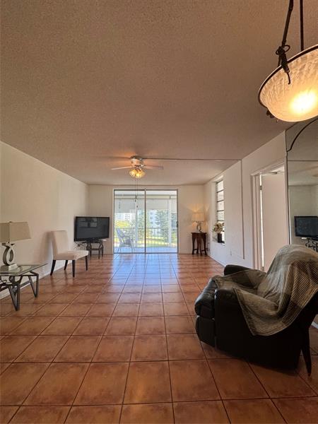 Image 14 of 28 For 2859 Leonard Dr  G414