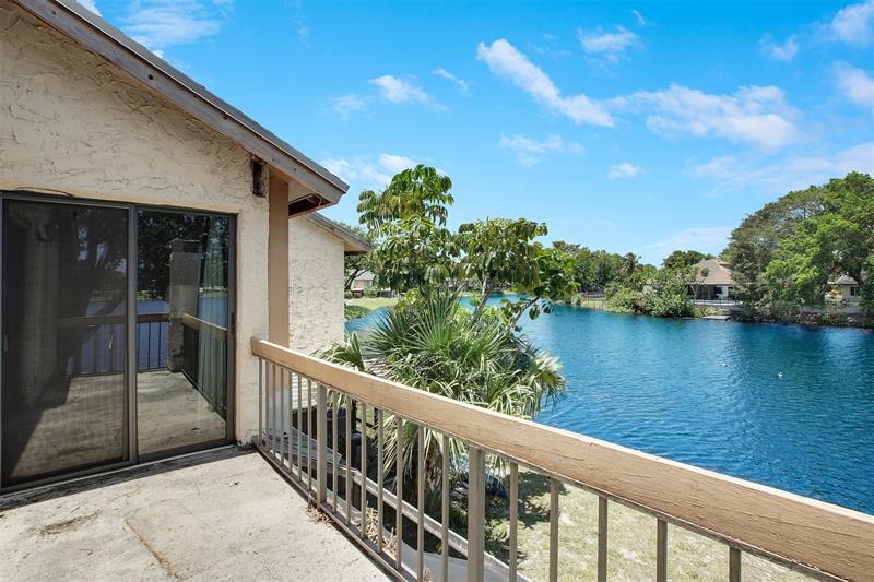 Image 21 of 35 For 248 Wimbledon Lake Dr  248