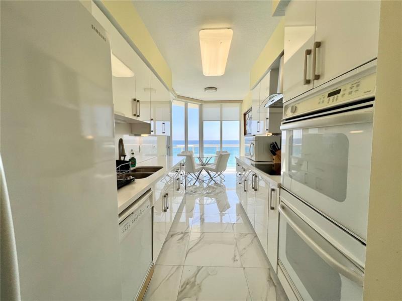 Image 19 of 53 For 6001 Ocean Dr  706