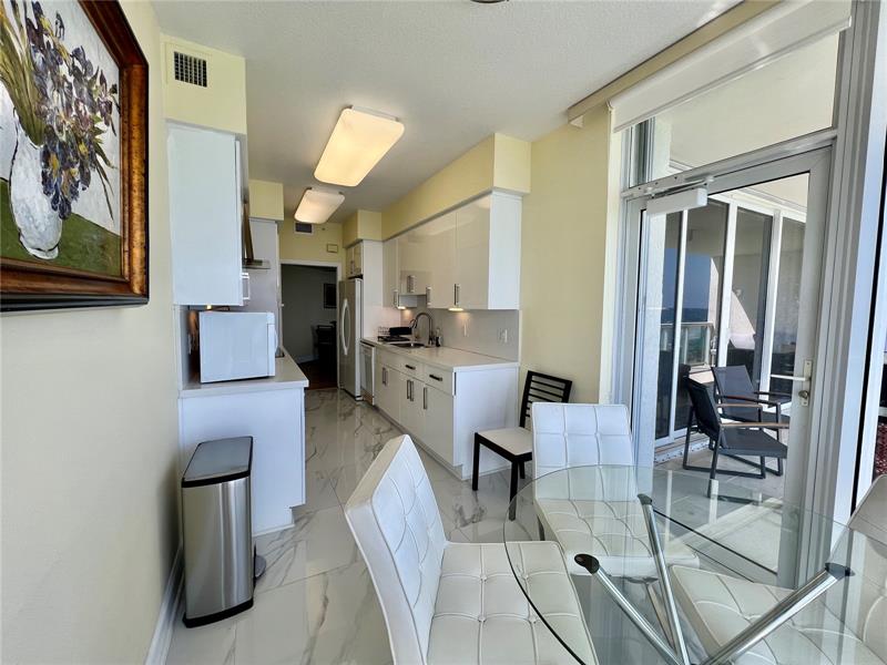 Image 21 of 53 For 6001 Ocean Dr  706