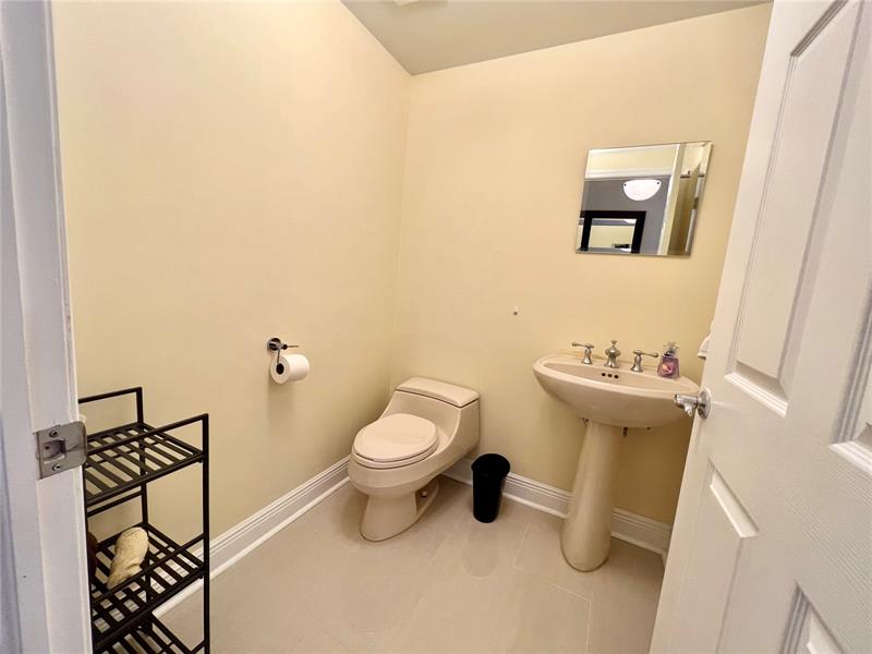 Image 34 of 53 For 6001 Ocean Dr  706