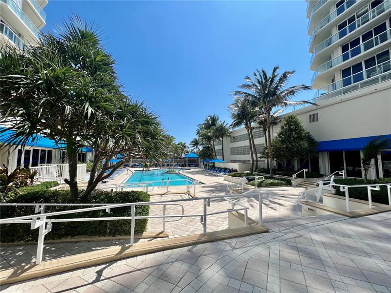 Image 40 of 53 For 6001 Ocean Dr  706