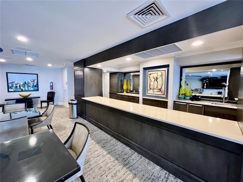 Image 44 of 53 For 6001 Ocean Dr  706