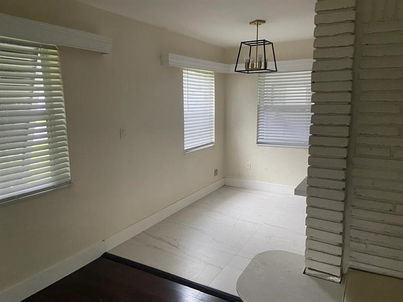 Image 12 of 33 For 925 32nd Ave