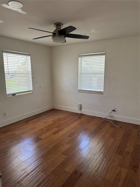 Image 16 of 33 For 925 32nd Ave
