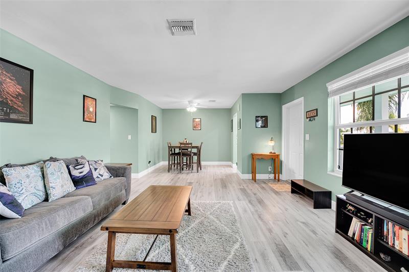 Image 10 of 47 For 931 9th Ave  17