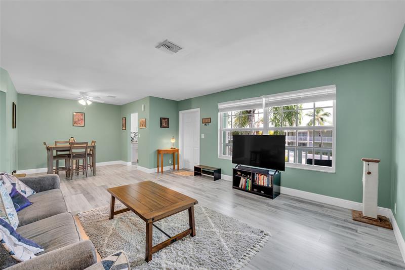 Image 8 of 47 For 931 9th Ave  17