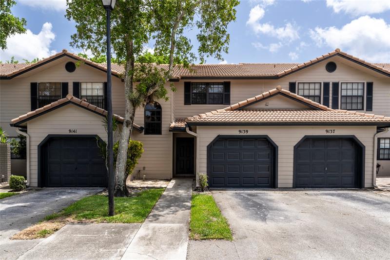 Details for 9139 Vineyard Lake Dr, Plantation, FL 33324