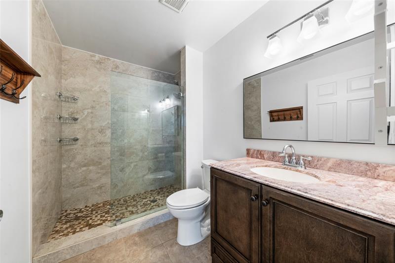 Image 19 of 31 For 9139 Vineyard Lake Dr