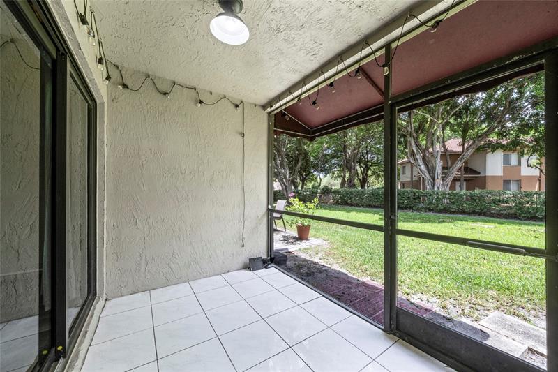 Image 24 of 31 For 9139 Vineyard Lake Dr