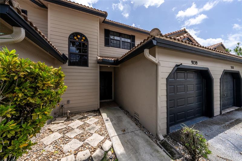 Image 3 of 31 For 9139 Vineyard Lake Dr