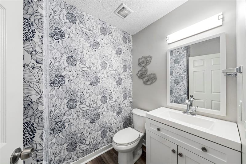 Image 7 of 31 For 9139 Vineyard Lake Dr