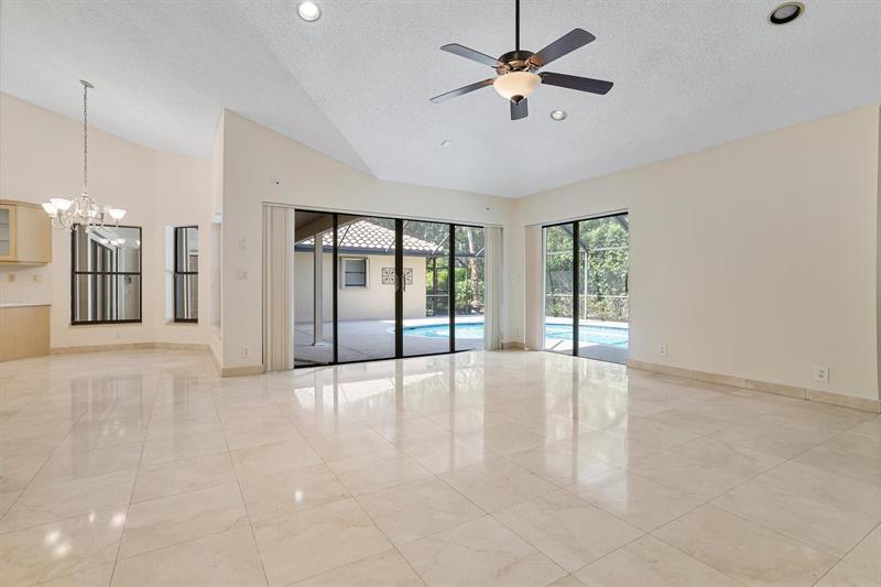 Image 11 of 61 For 1280 Manor Ct