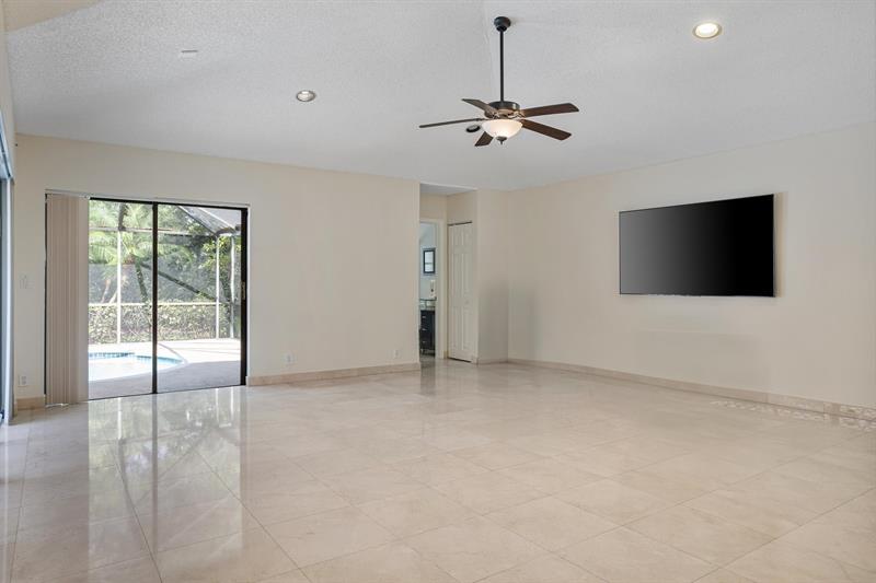 Image 12 of 61 For 1280 Manor Ct