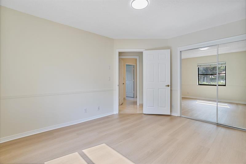 Image 25 of 61 For 1280 Manor Ct