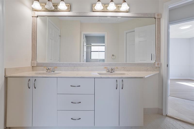 Image 30 of 61 For 1280 Manor Ct