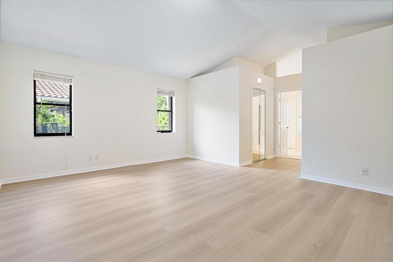 Image 31 of 61 For 1280 Manor Ct