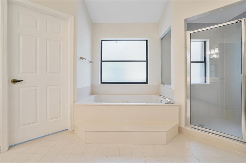 Image 32 of 61 For 1280 Manor Ct
