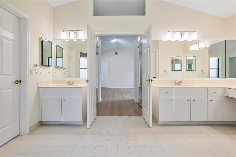 Image 34 of 61 For 1280 Manor Ct