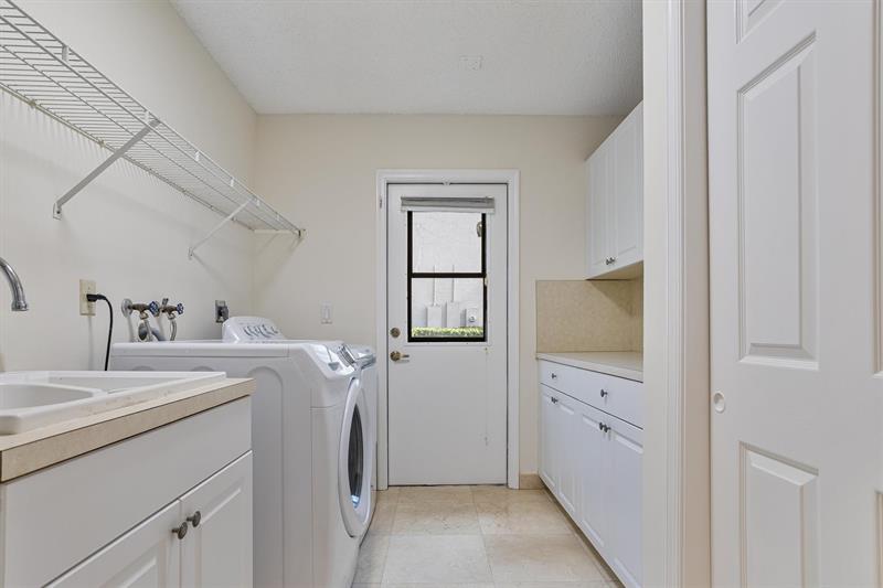 Image 40 of 61 For 1280 Manor Ct