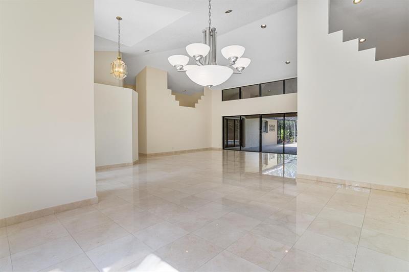 Image 6 of 61 For 1280 Manor Ct
