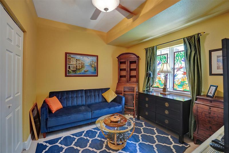 Image 10 of 25 For 617 2nd Drive