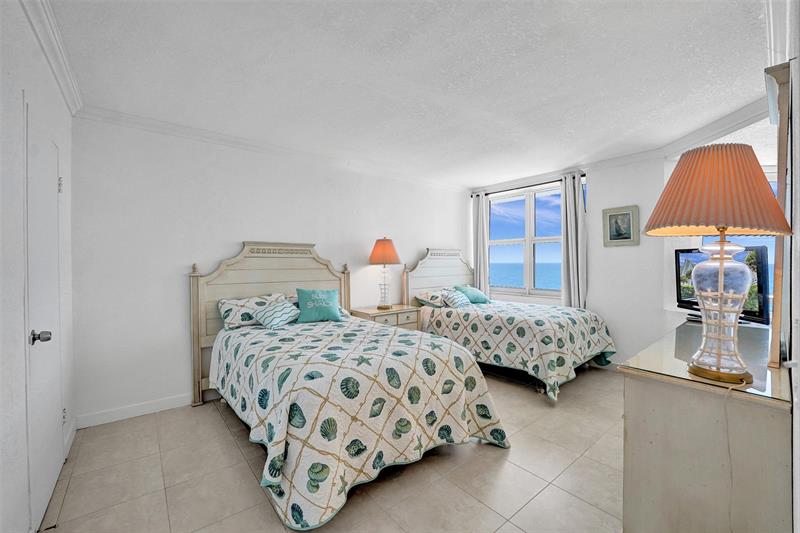 Image 32 of 46 For 3600 Galt Ocean Dr  8e