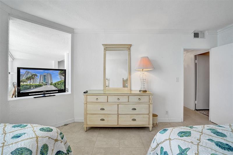 Image 35 of 46 For 3600 Galt Ocean Dr  8e