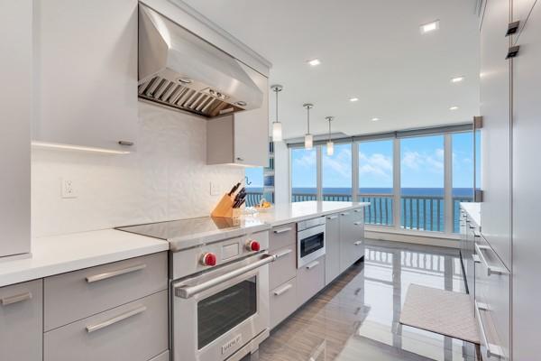 Image 11 of 36 For 4020 Galt Ocean Dr  911 & 909
