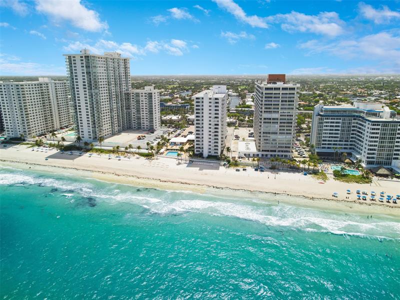 Image 29 of 36 For 4020 Galt Ocean Dr  911 & 909