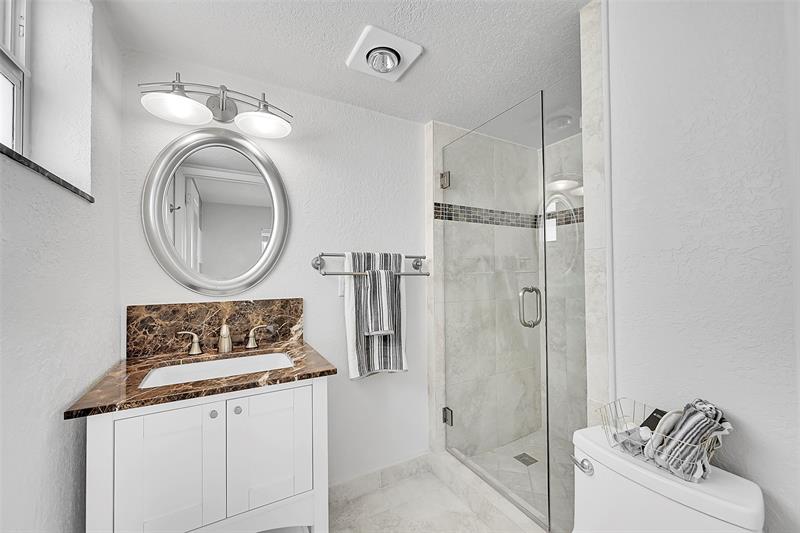 Image 25 of 77 For 1530 Ocean Blvd  12