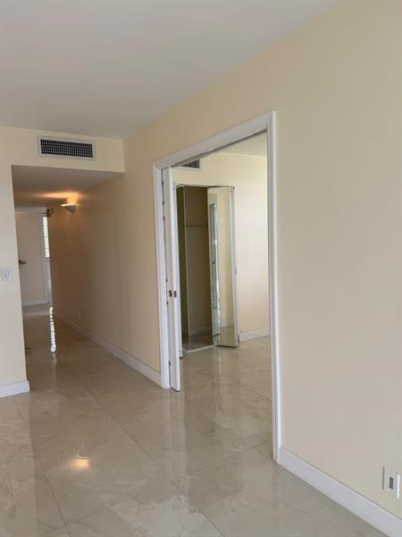 Image 4 of 22 For 9420 Poinciana Pl  416