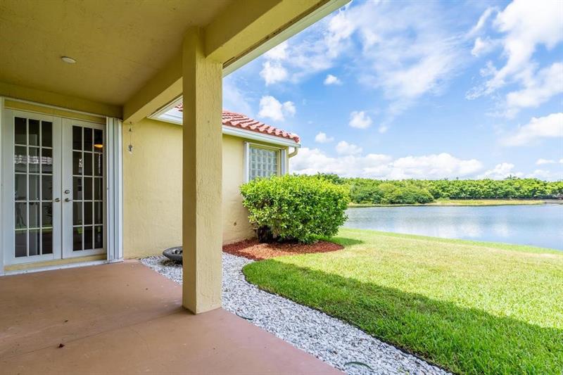 Image 10 of 24 For 916 Savannah Falls Dr