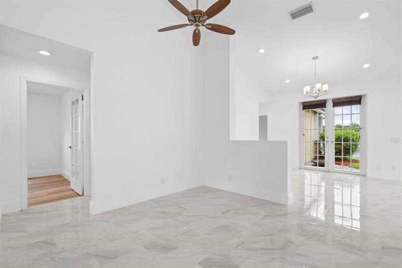 Image 6 of 24 For 916 Savannah Falls Dr