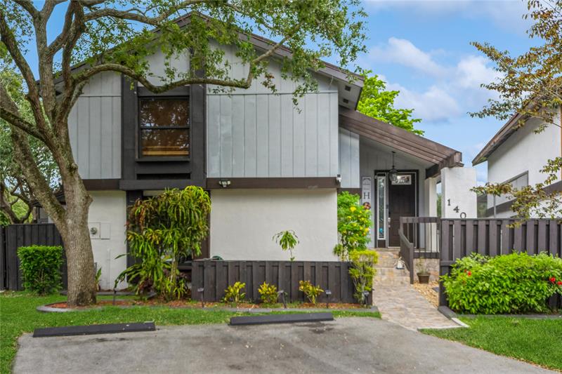 Details for 1400 Sandpiper Cir, Pembroke Pines, FL 33026