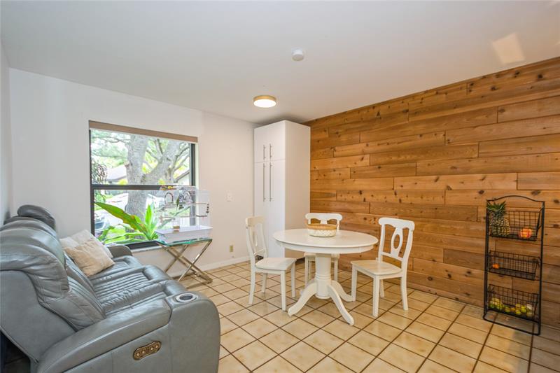 Image 15 of 48 For 1400 Sandpiper Cir