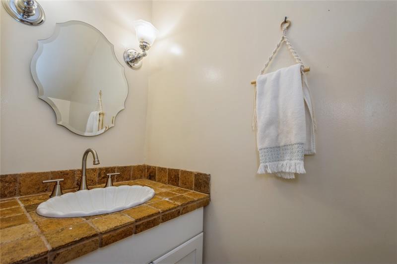 Image 18 of 48 For 1400 Sandpiper Cir