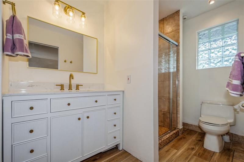 Image 25 of 48 For 1400 Sandpiper Cir