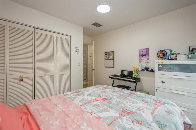 Image 32 of 48 For 1400 Sandpiper Cir