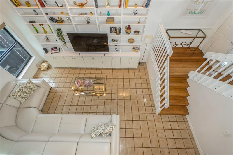 Image 7 of 48 For 1400 Sandpiper Cir