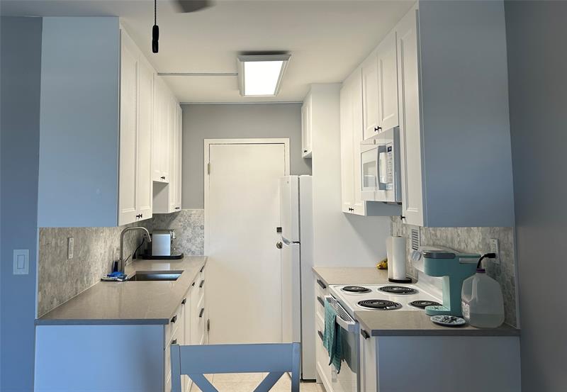 Image 6 of 14 For 900 18th Ave  601