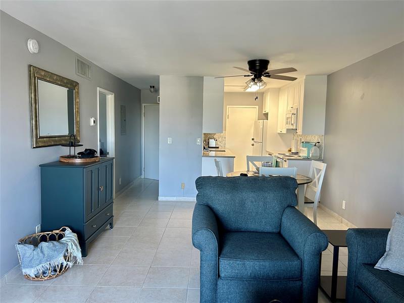 Image 9 of 14 For 900 18th Ave  601