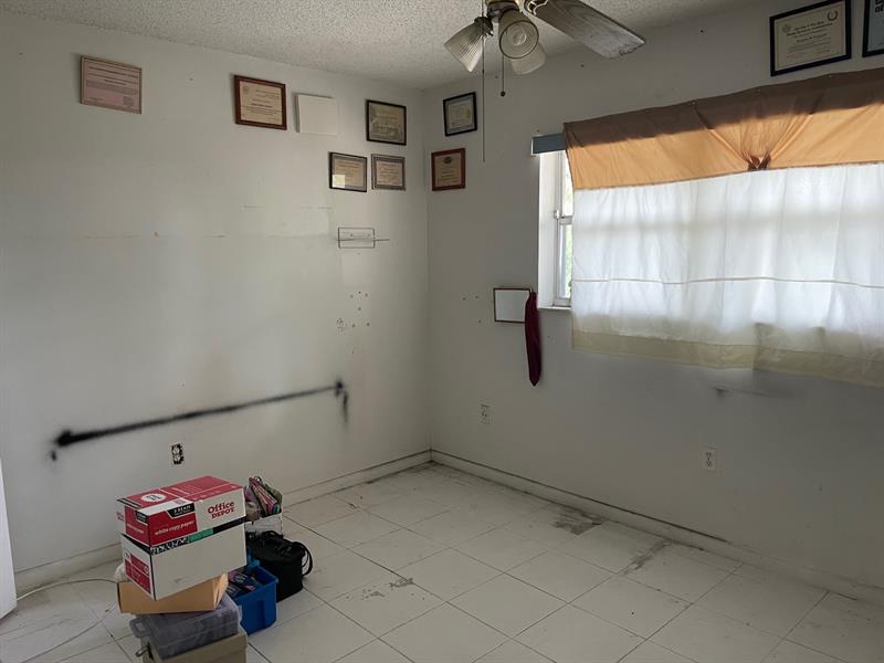 Image 10 of 11 For 8101 Sunrise Lakes Dr  302