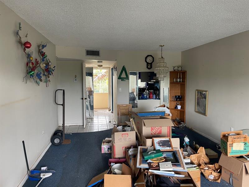 Image 5 of 11 For 8101 Sunrise Lakes Dr  302