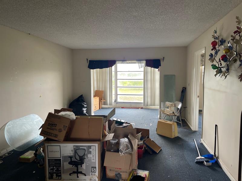 Image 6 of 11 For 8101 Sunrise Lakes Dr  302