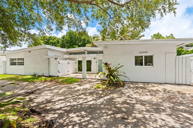 Details for 20000 Highland Lakes Blvd, Miami, FL 33179