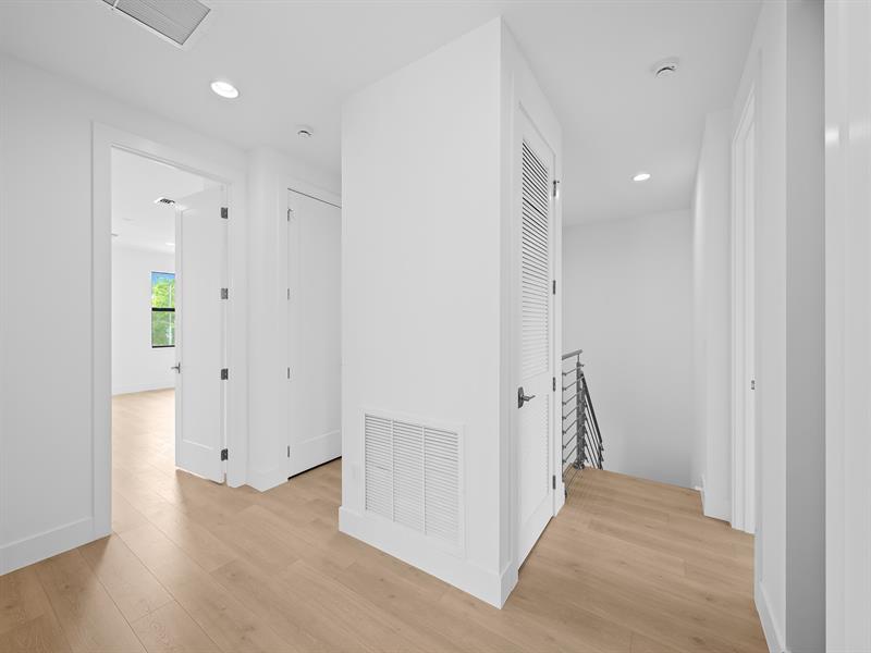 Image 10 of 43 For 1445 23rd Court