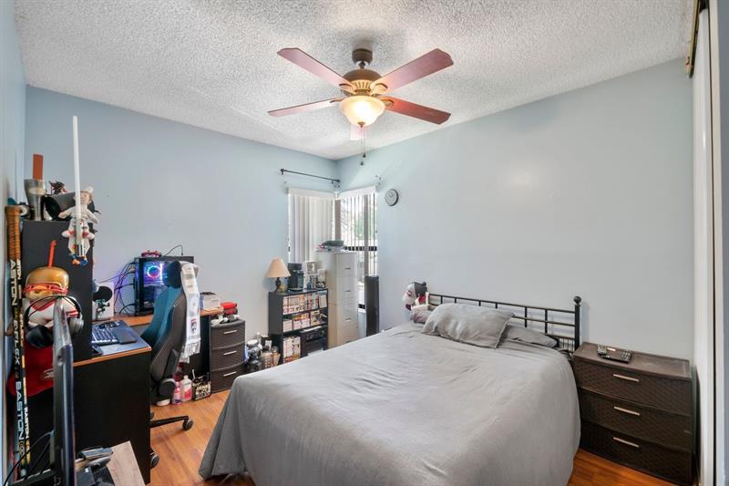 Image 15 of 17 For 4517 Carambola Cir S  27290