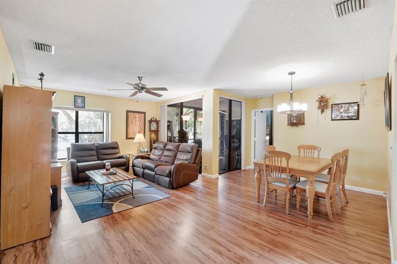 Image 3 of 17 For 4517 Carambola Cir S  27290